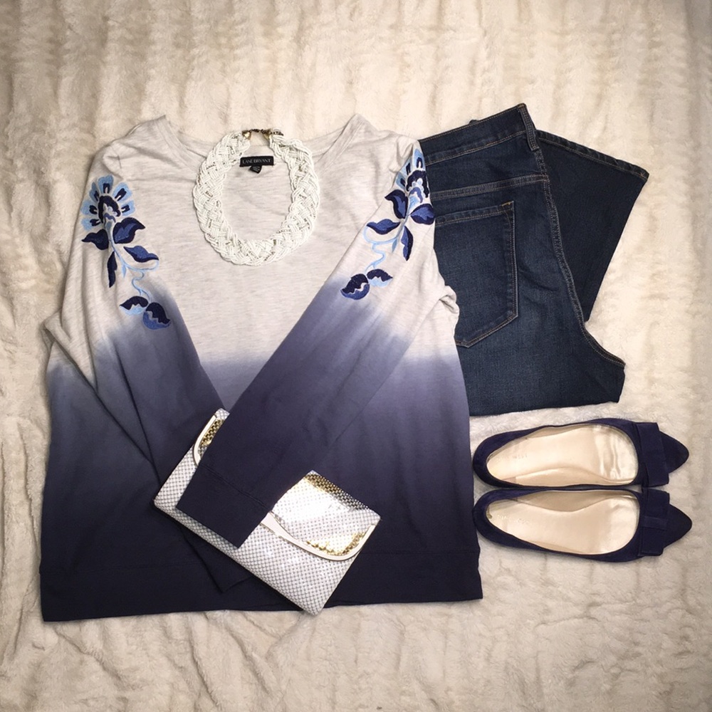 ❤️ EUC LANE BRYANT Embroidered navy ombré sweater